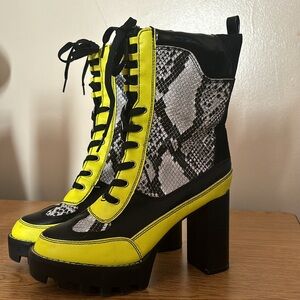 These are a size 8!!